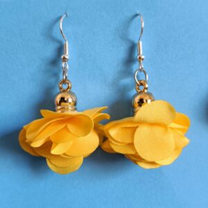 Kauniit kukkakorvakorut