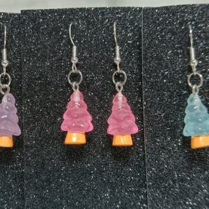 Heijastavat kuusi-korvakorut