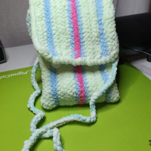 Pehmeä värikäs laukku